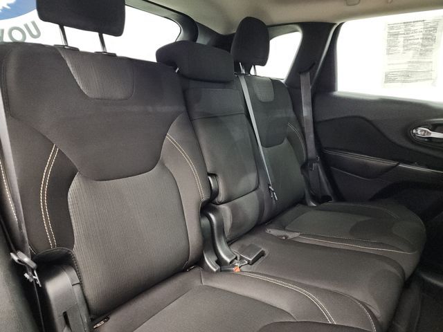 2016 Jeep Cherokee Latitude photo 31