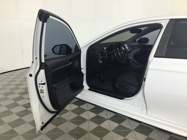 2023 Toyota Camry SE photo 10