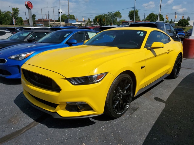 2017 Ford Mustang GT photo 16