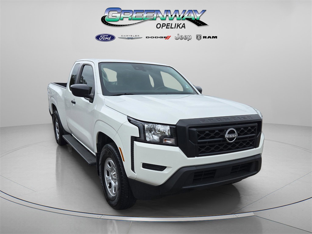 2023 Nissan Frontier S's photo