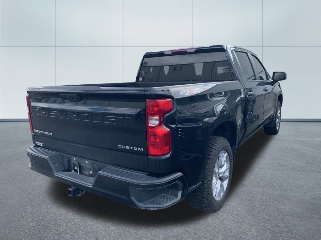 2022 Chevrolet Silverado 1500 Custom photo 2