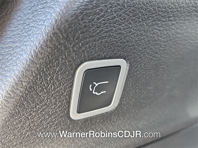 2026 Chrysler Pacifica photo 10