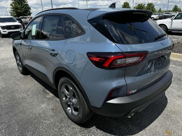 2025 Ford Escape ST-Line photo 3