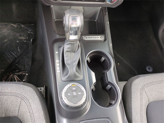 2025 Ford Bronco Base photo 18