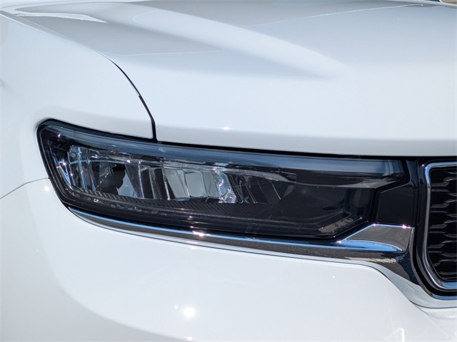 2025 Jeep Grand Cherokee Limited photo 9