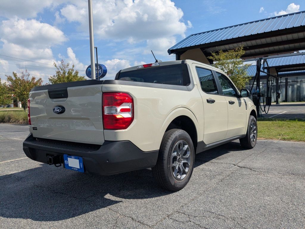 2025 Ford Maverick XLT photo 2