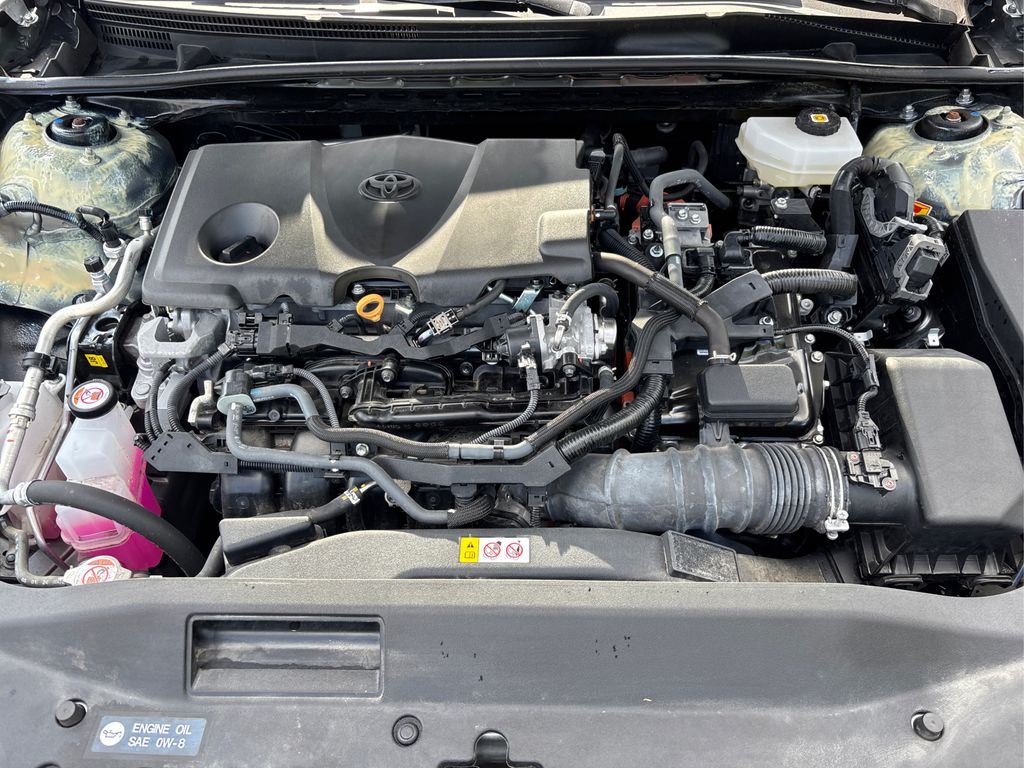 2025 Toyota Camry SE photo 13