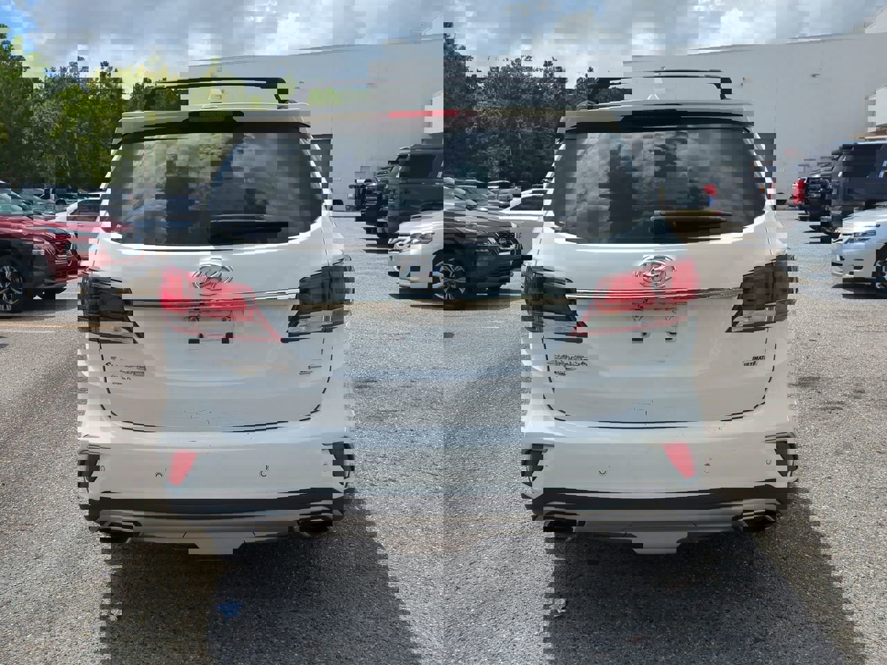 2017 Hyundai Santa Fe SE Ultimate photo 4