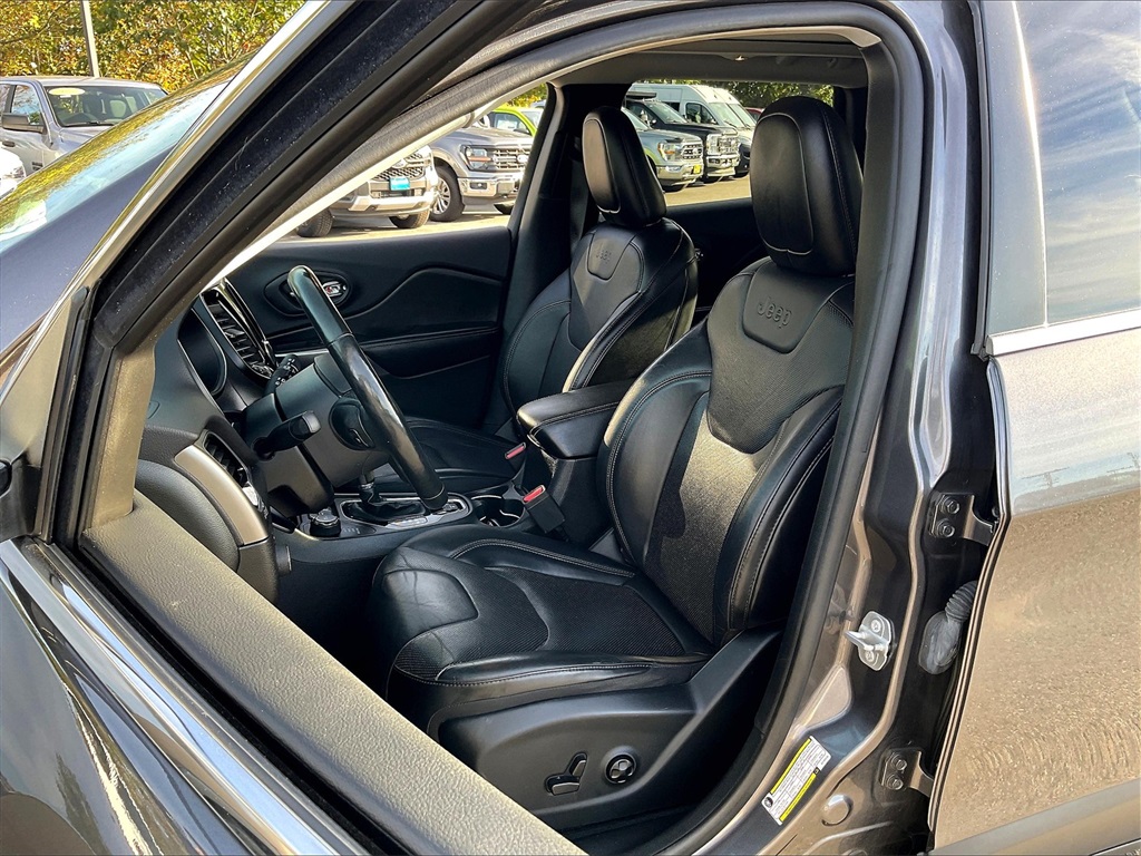2019 Jeep Cherokee Limited photo 9