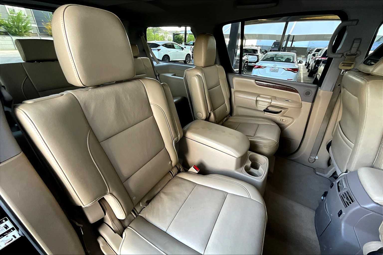 2013 Nissan Armada Platinum photo 19