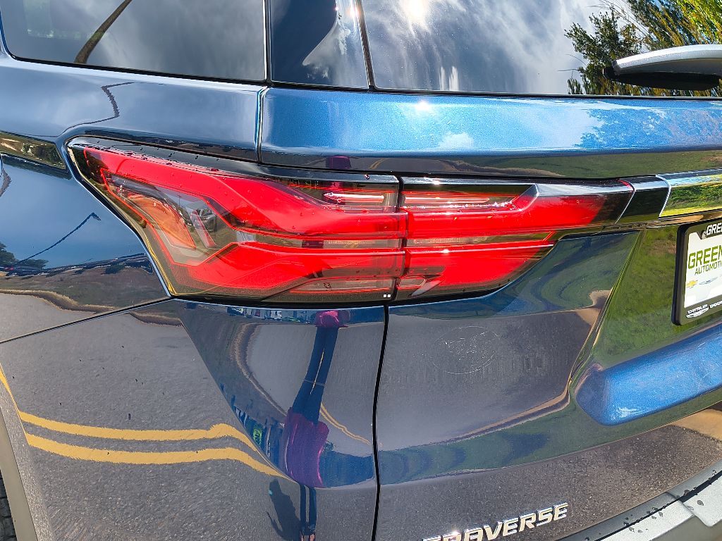 2022 Chevrolet Traverse LS photo 4