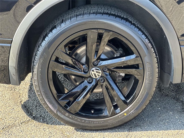 2023 Volkswagen Tiguan SE R-Line Black photo 12