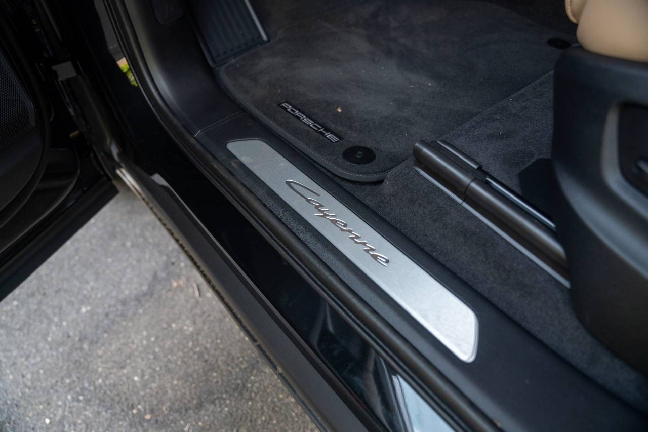 2025 Porsche Cayenne photo 25