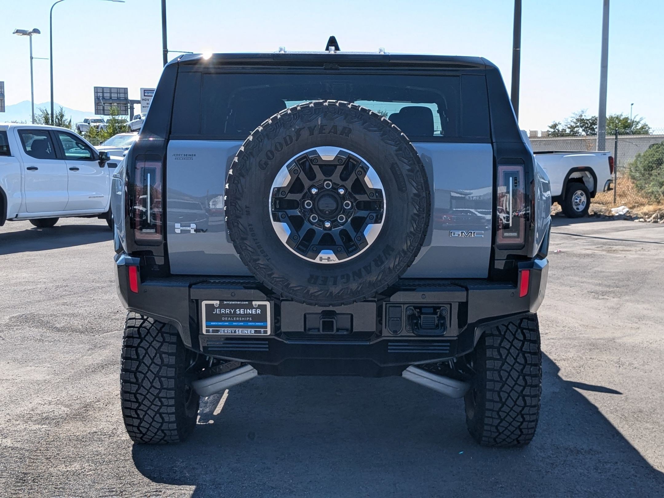 2025 Gmc Hummer EV SUV photo 4
