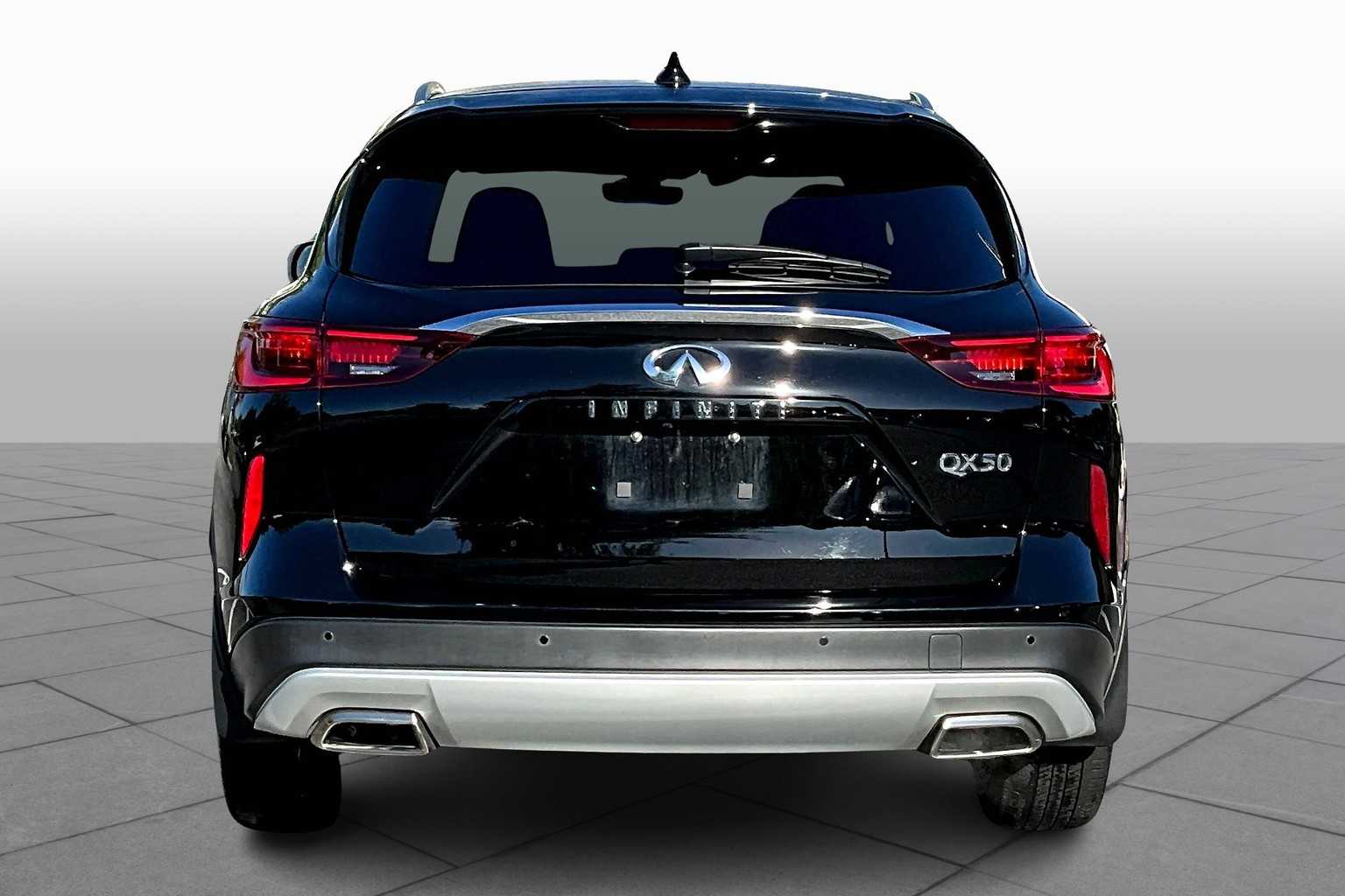 2023 Infiniti QX50 Luxe photo 3
