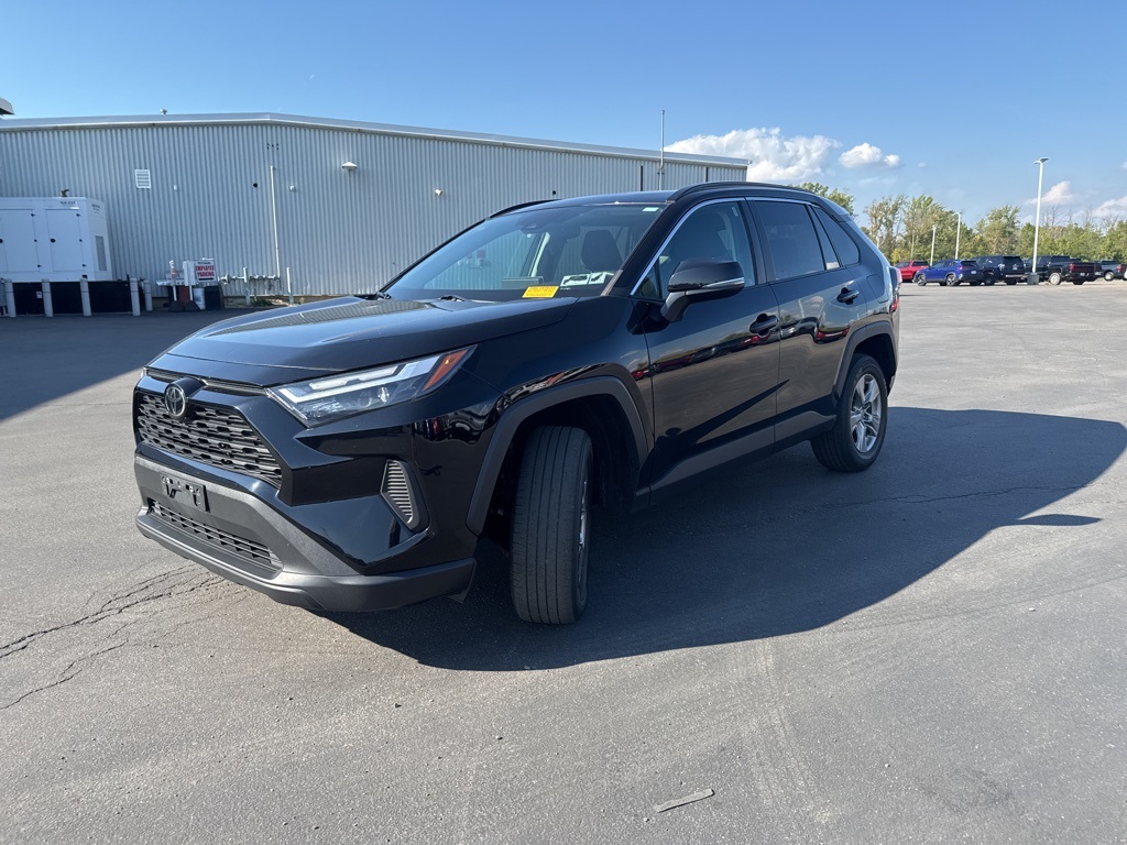 Used 2022 Toyota RAV4 XLE with VIN 2T3P1RFV0NC312987 for sale in Kansas City