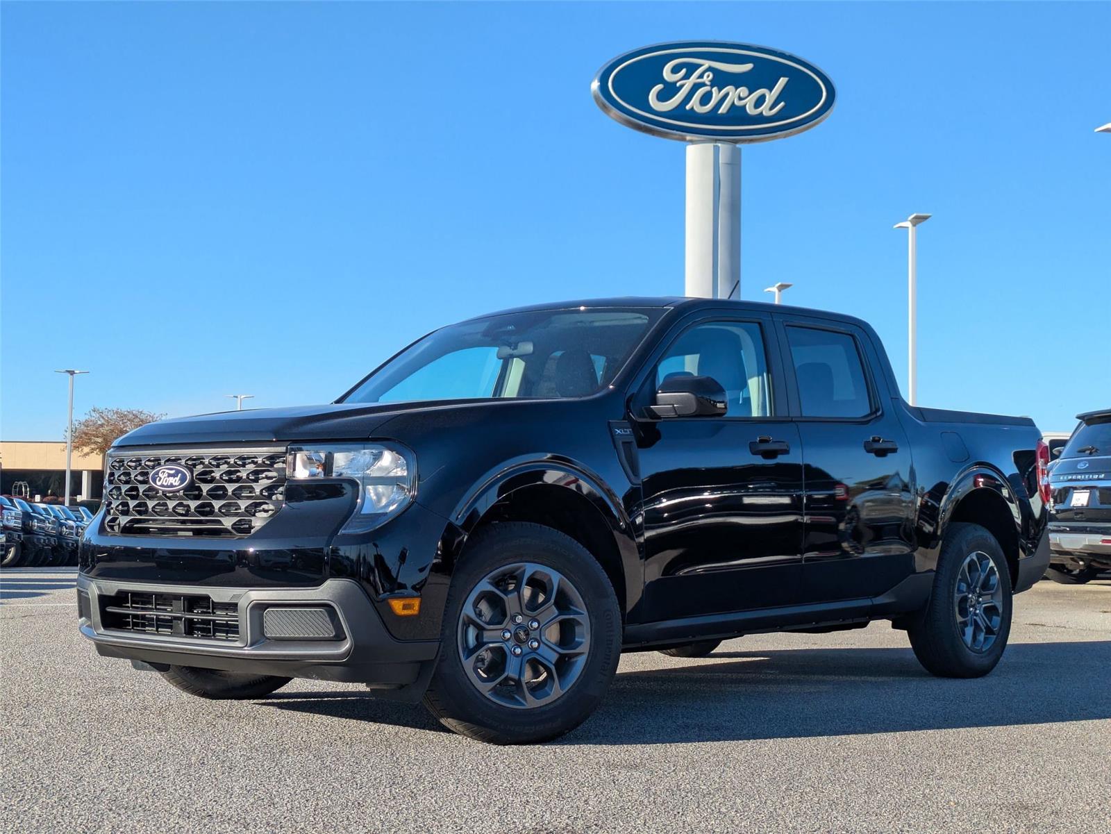 2025 Ford Maverick XLT's photo