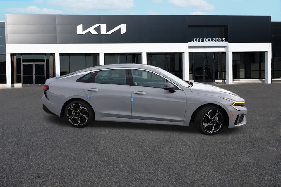 2025 Kia K5 GT-Line photo 2