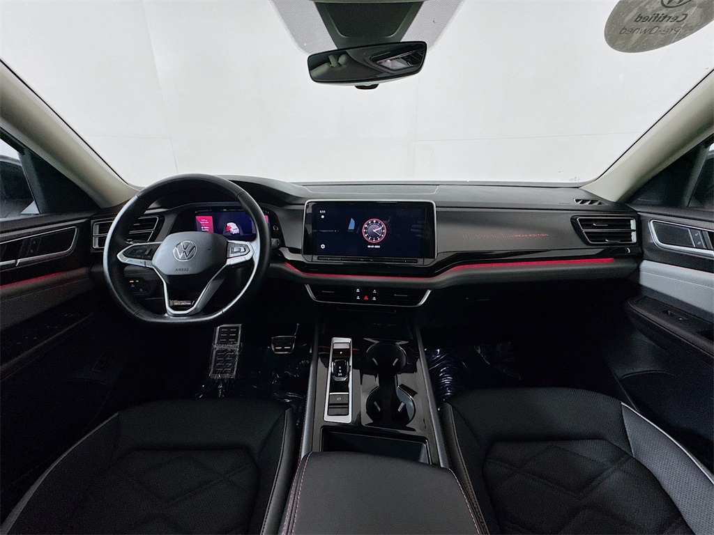 2025 Volkswagen Atlas Peak Edition SE photo 7