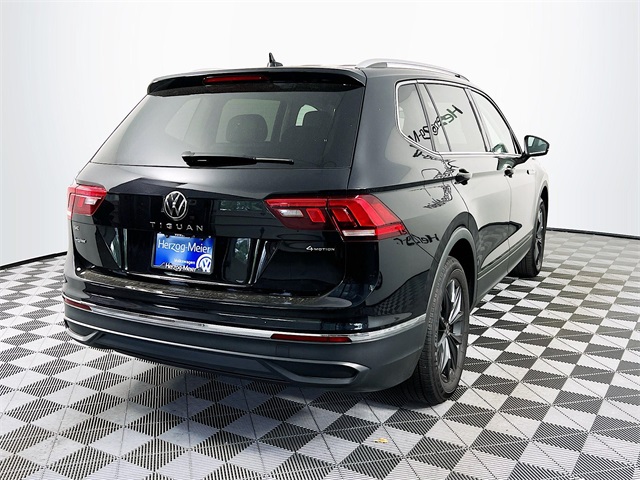 2024 Volkswagen Tiguan SE Wolfsburg Edition photo 3