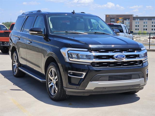 2022 Ford Expedition Limited photo 2