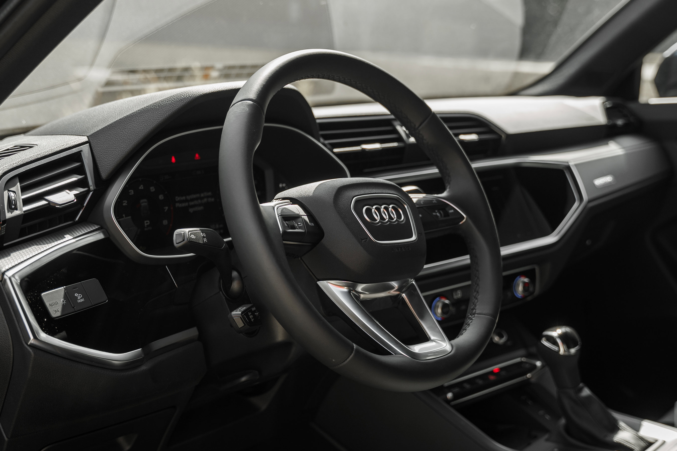 2025 Audi Q3 S line Premium photo 9