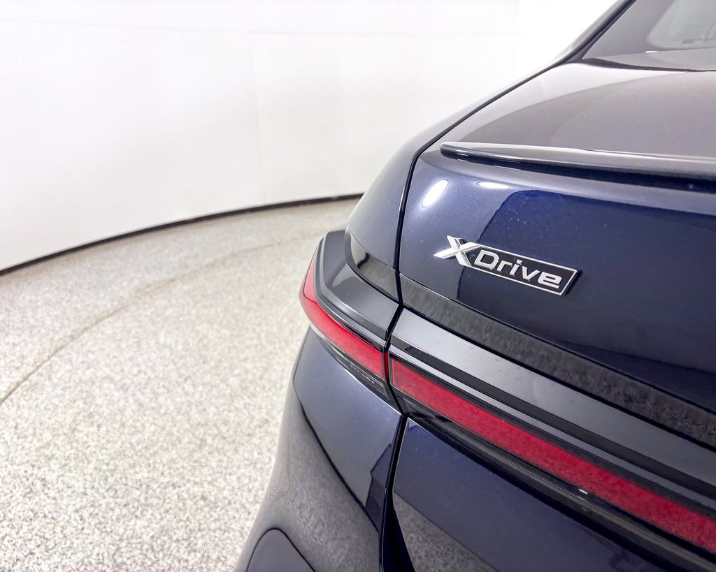2025 Bmw 750e 750e xDrive photo 12