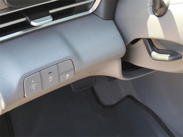 2025 Hyundai Elantra SE photo 14