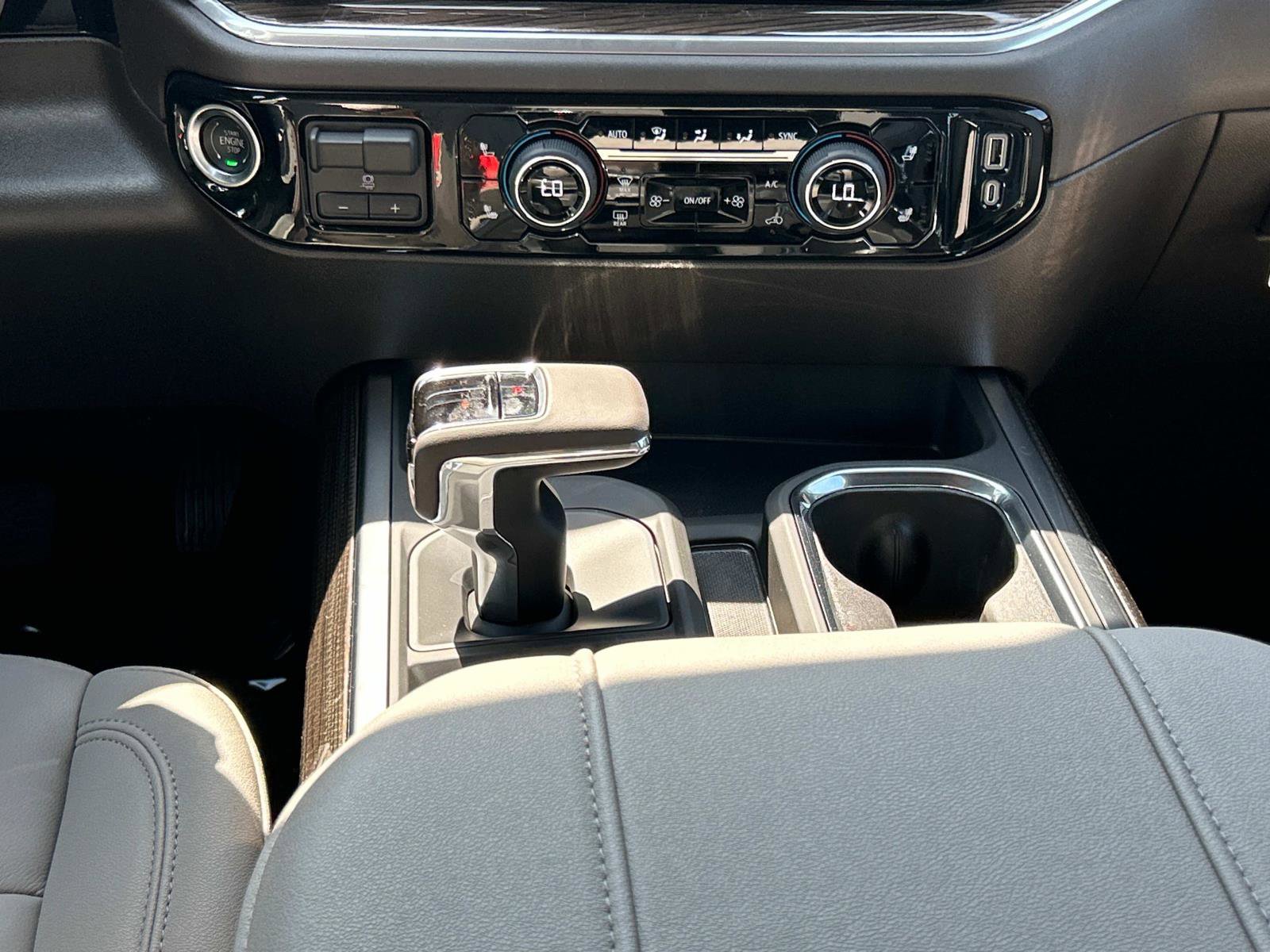 2025 Chevrolet Silverado 1500 RST photo 16