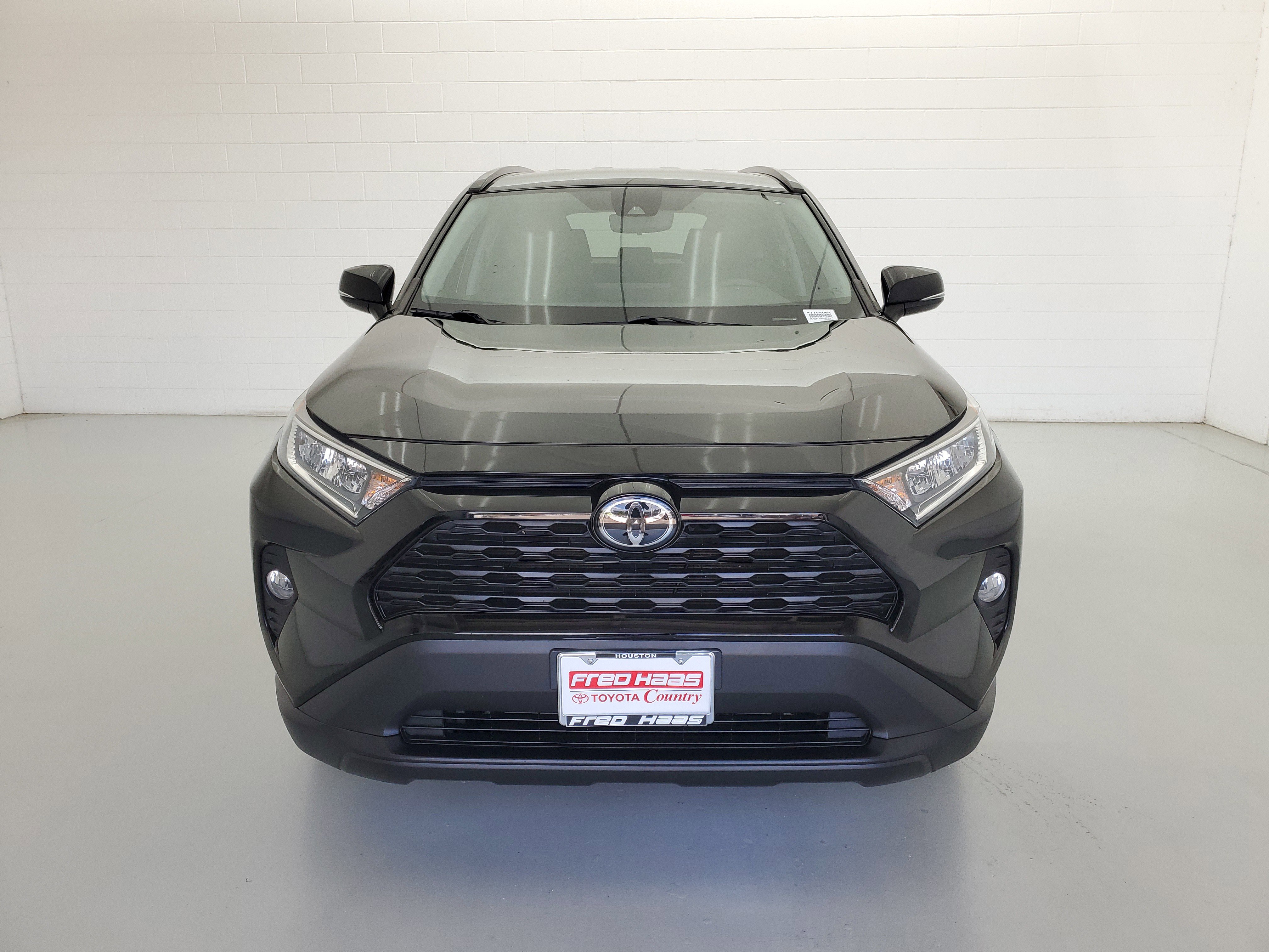 Used 2021 Toyota RAV4 XLE with VIN 2T3W1RFV1MW175406 for sale in Northfield, Minnesota