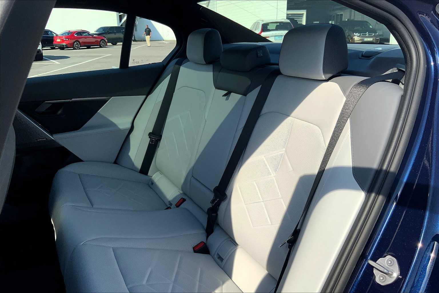 2026 Bmw 550e xDrive photo 17