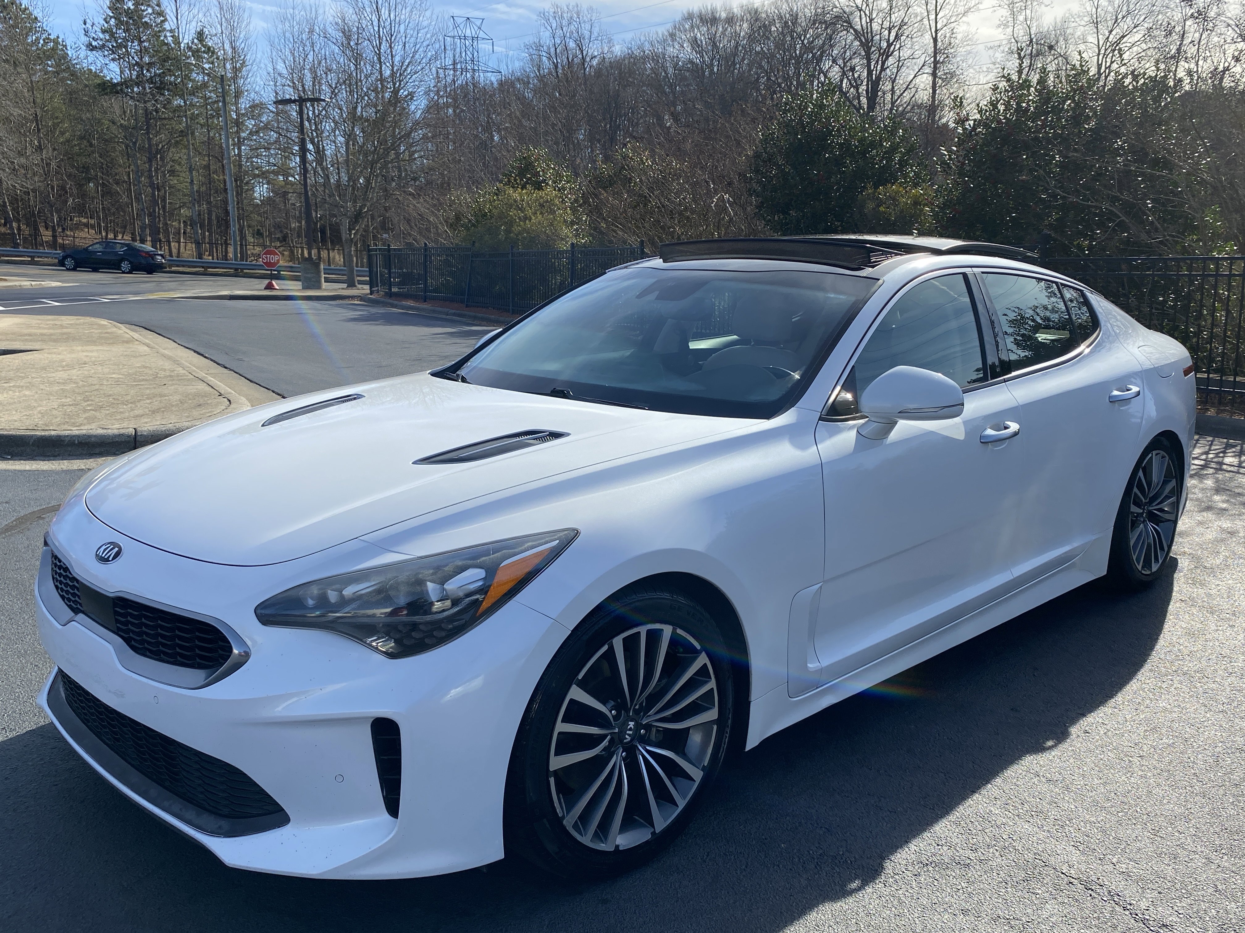 2018 Kia Stinger Premium's photo