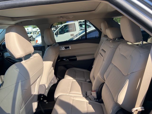 2022 Ford Explorer Platinum photo 3
