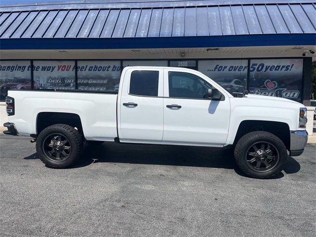 2018 Chevrolet Silverado Work Truck LS Base photo 2