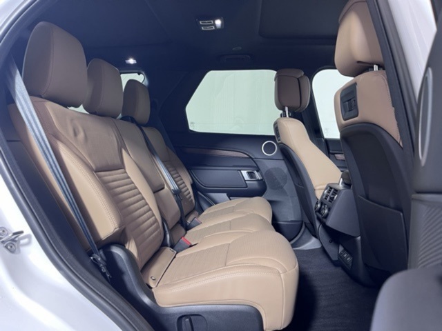 2025 Land Rover Discovery SE photo 18