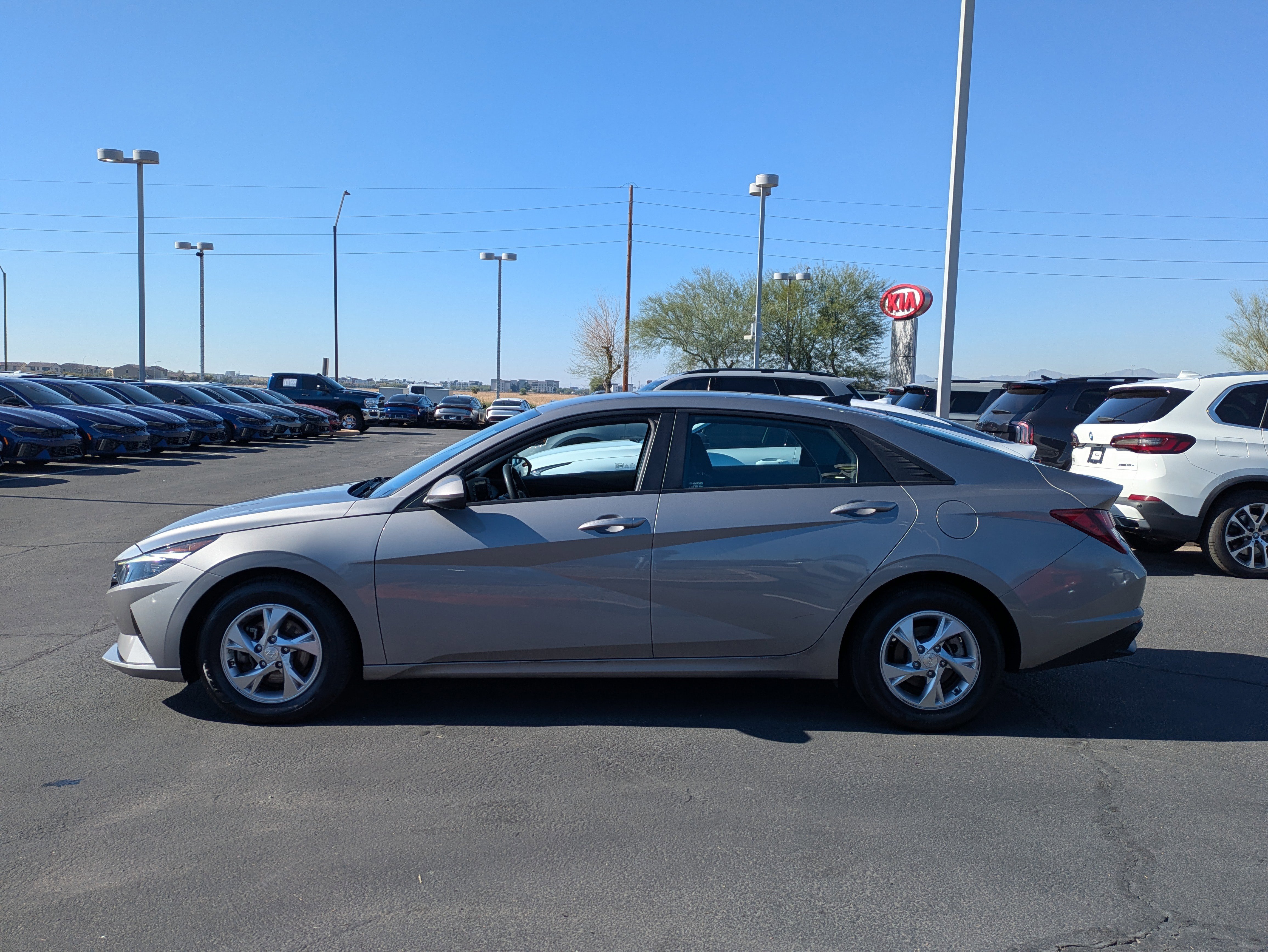 Used 2021 Hyundai Elantra SE with VIN KMHLL4AG5MU163809 for sale in Avondale, AZ