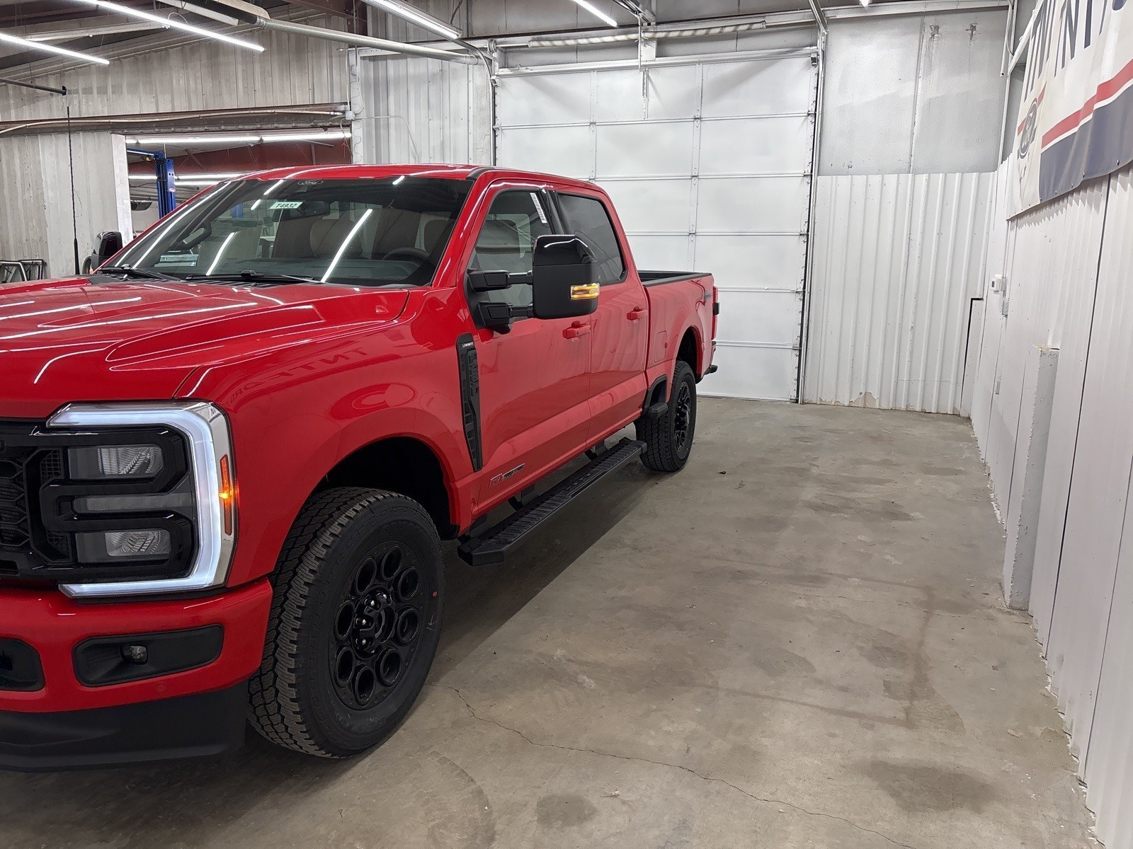 2025 Ford F-250 Lariat photo 4