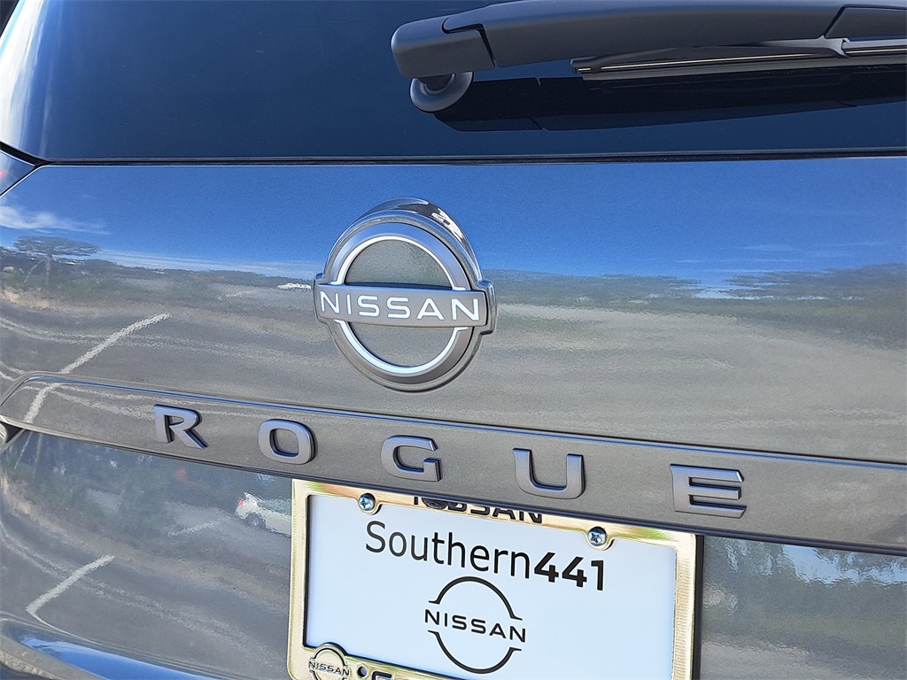 2026 Nissan Rogue SV photo 9