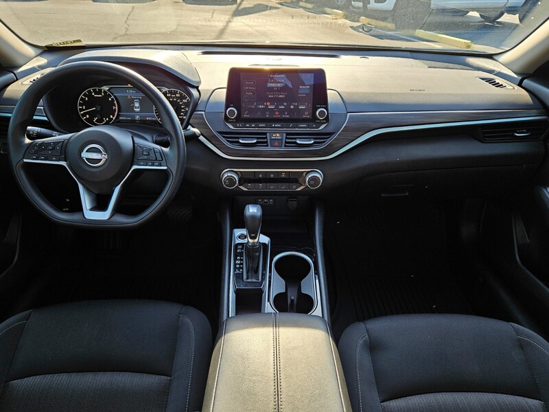 2024 Nissan Altima 2.5 SV photo 8
