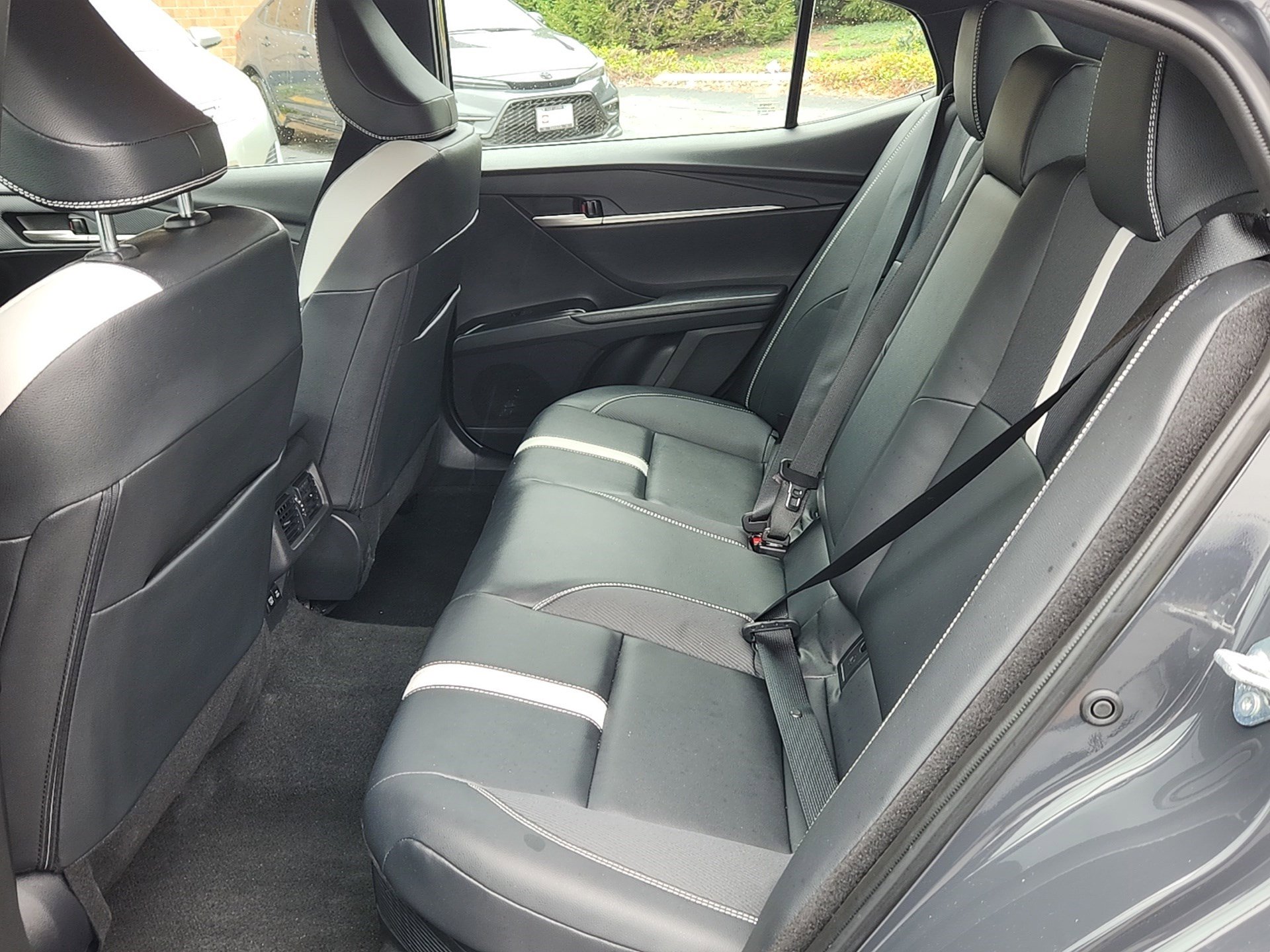 2025 Toyota Camry SE photo 25