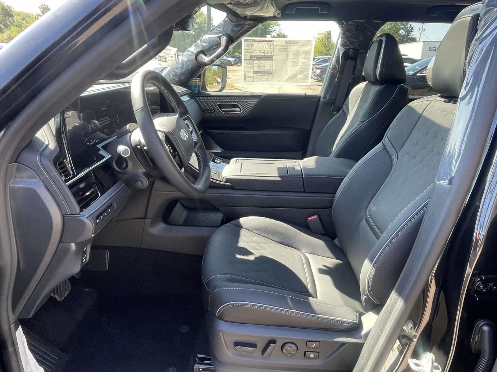 2026 Infiniti QX80 photo 13