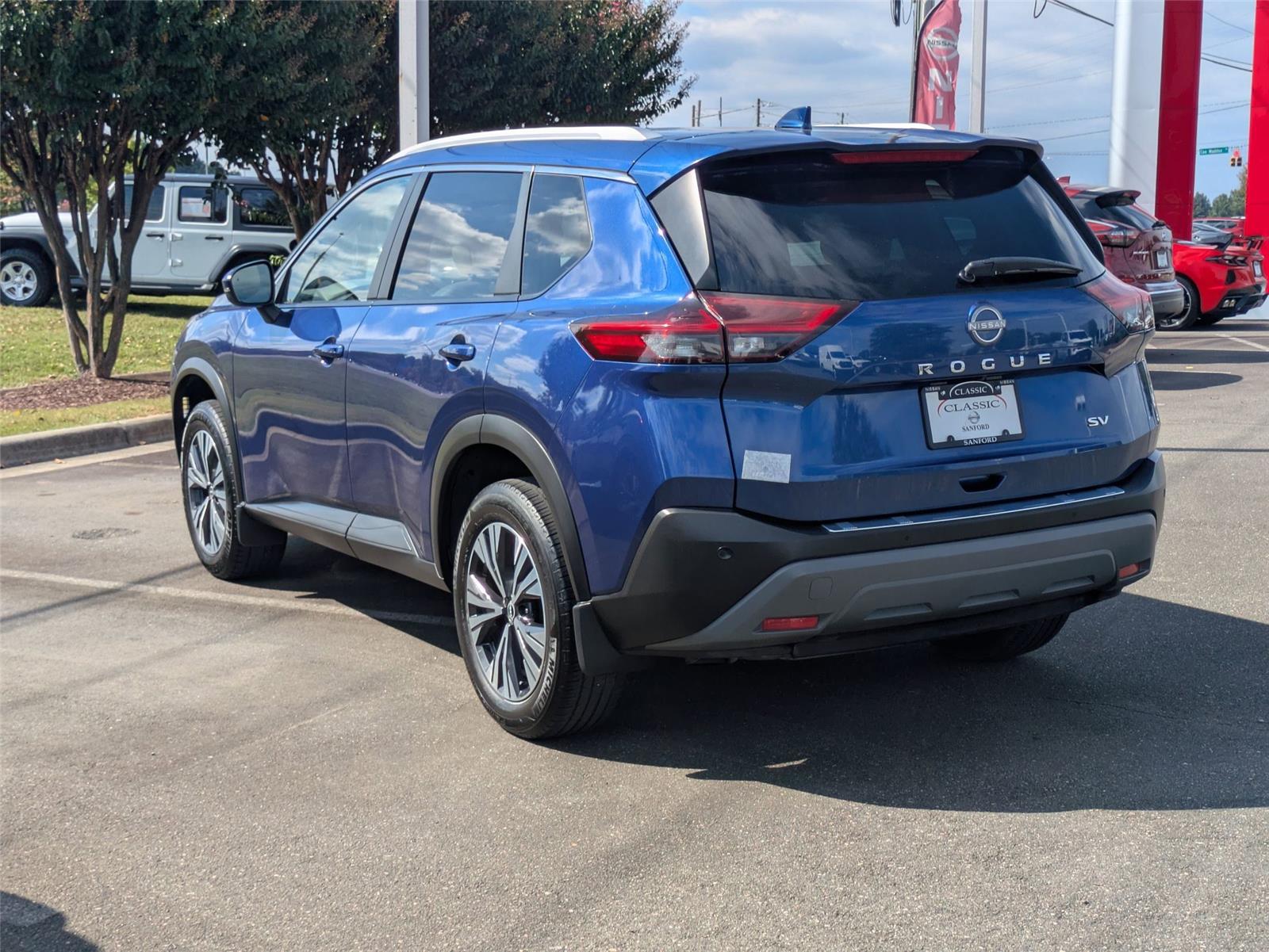 2022 Nissan Rogue SV photo 7