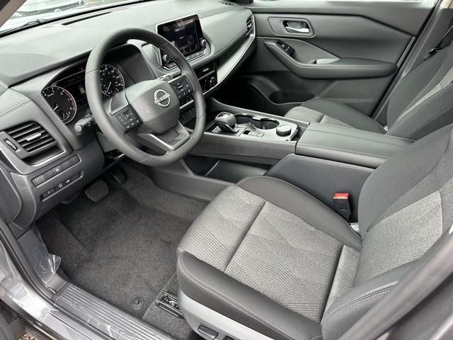 2026 Nissan Rogue SV photo 2