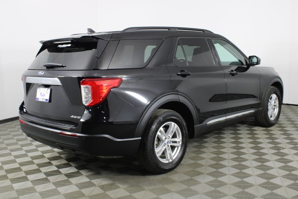 2023 Ford Explorer XLT photo 3