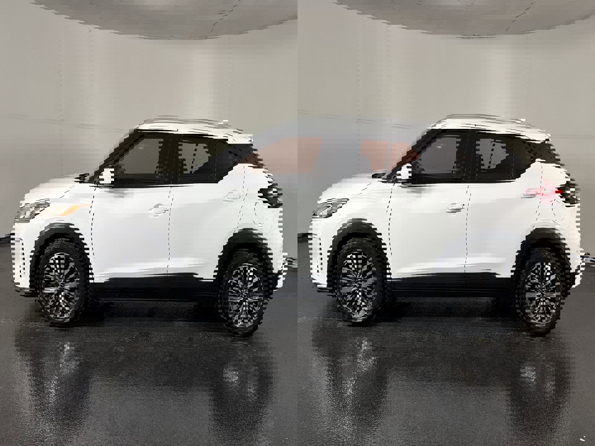 2022 Nissan Kicks SV photo 4