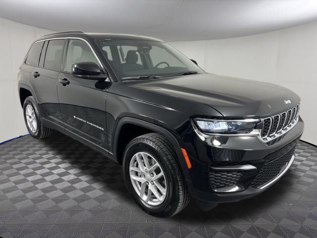 2025 Jeep Grand Cherokee Laredo's photo