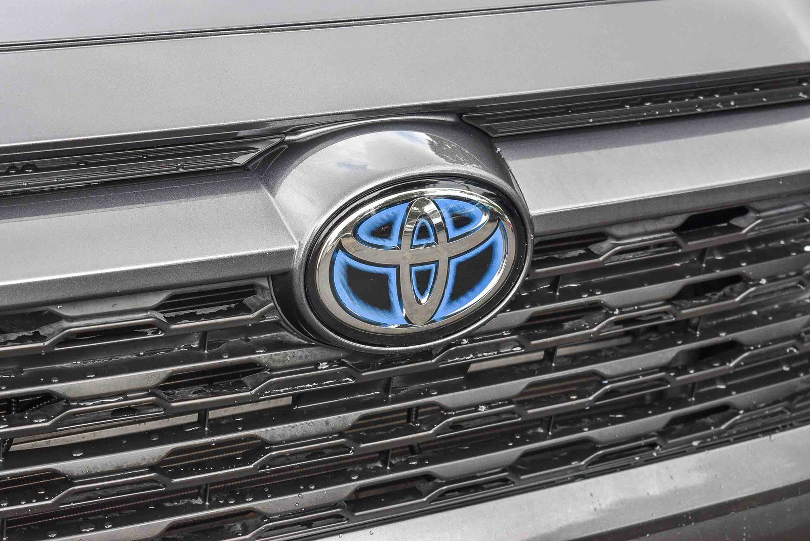 2021 Toyota RAV4 XLE photo 8