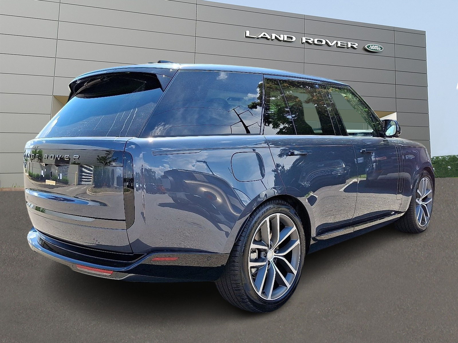 2025 Land Rover Range Rover SE photo 2