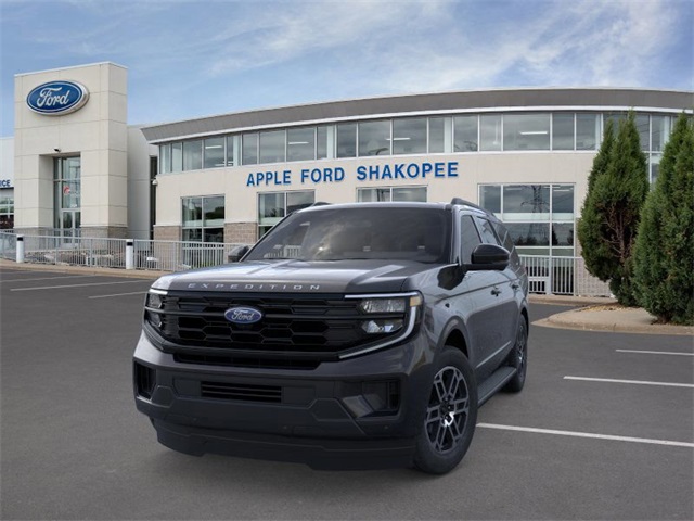 2025 Ford Expedition photo 2