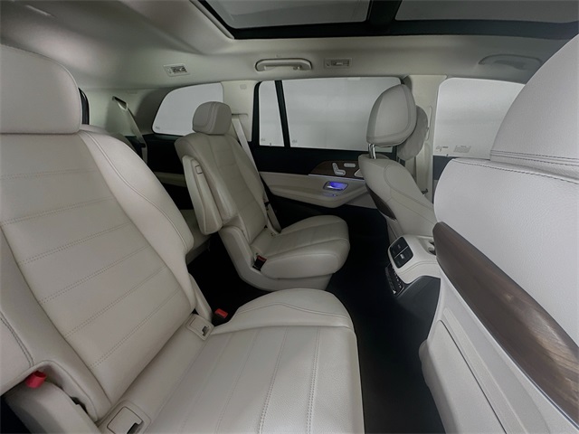 2026 Mercedes Benz GLS 450 4MATIC photo 23